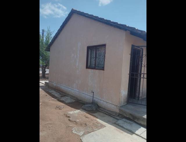 2 BEDROOM HOUSE FOR SALE IN SOSHANGUVE GG